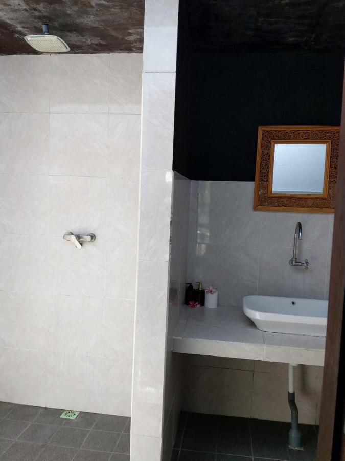 Balengku Dua Apartment Gili Air Exterior photo