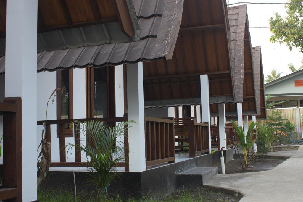 Balengku Dua Apartment Gili Air Exterior photo