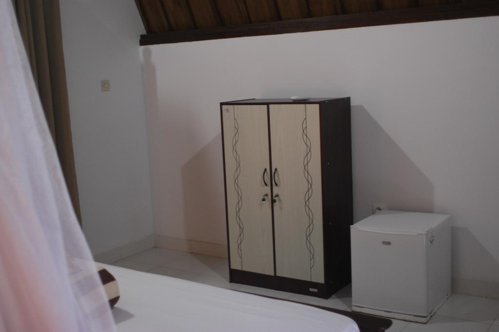 Balengku Dua Apartment Gili Air Exterior photo
