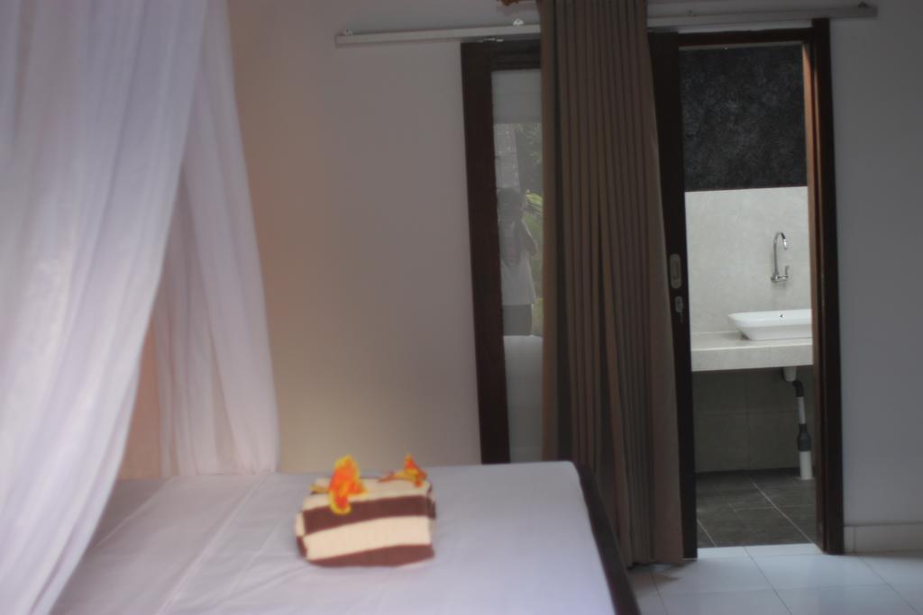 Balengku Dua Apartment Gili Air Exterior photo