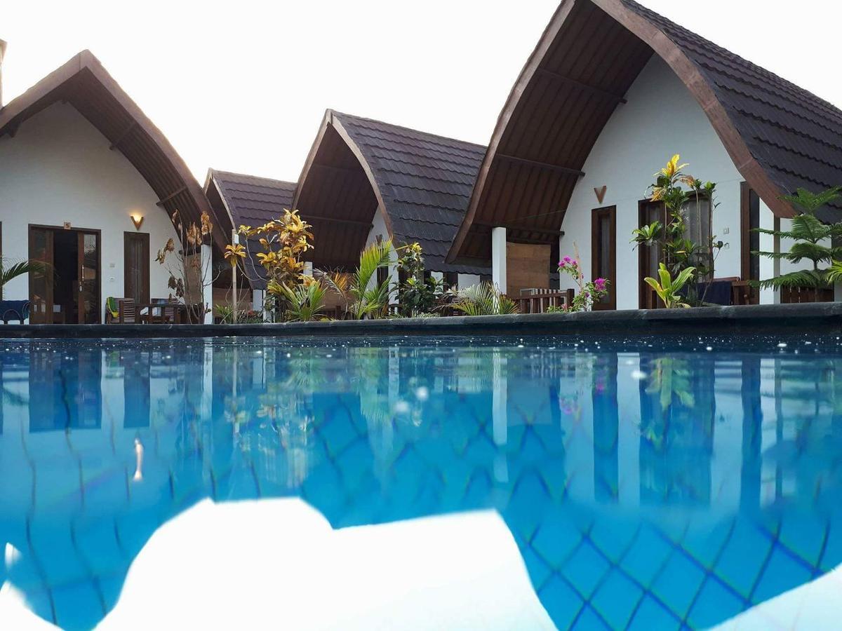 Balengku Dua Apartment Gili Air Exterior photo