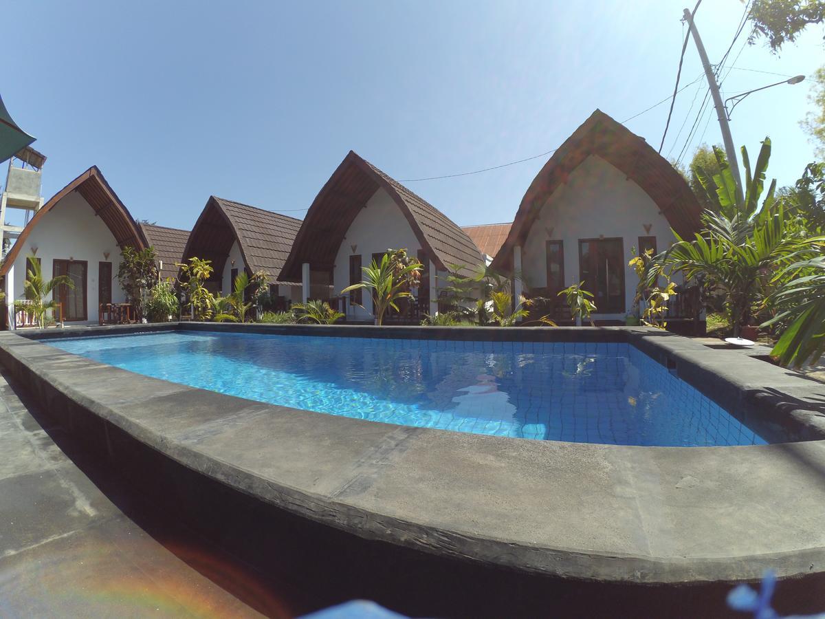 Balengku Dua Apartment Gili Air Exterior photo